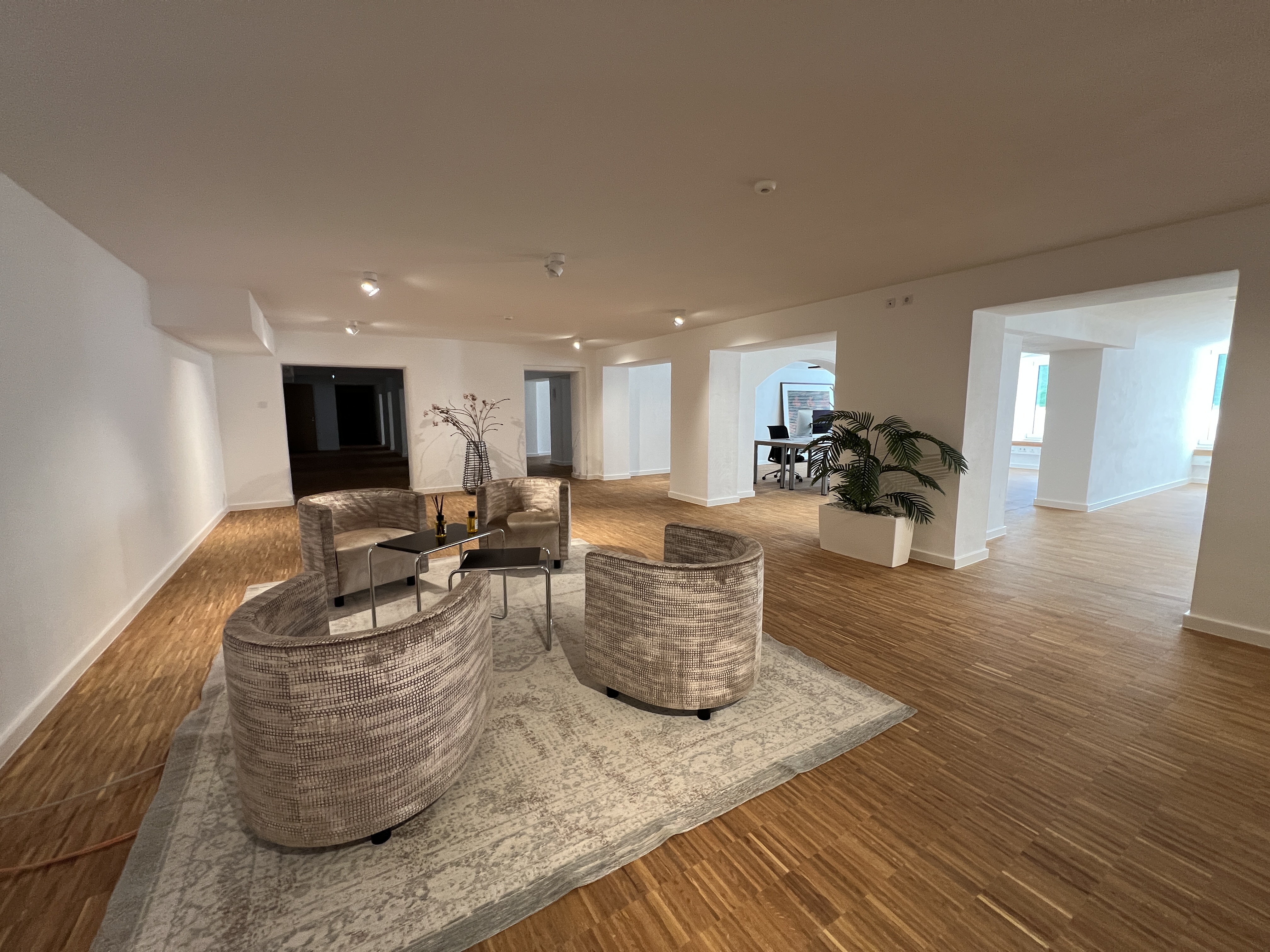Möblierungsbeispiel Lounge mit Sitzgruppe